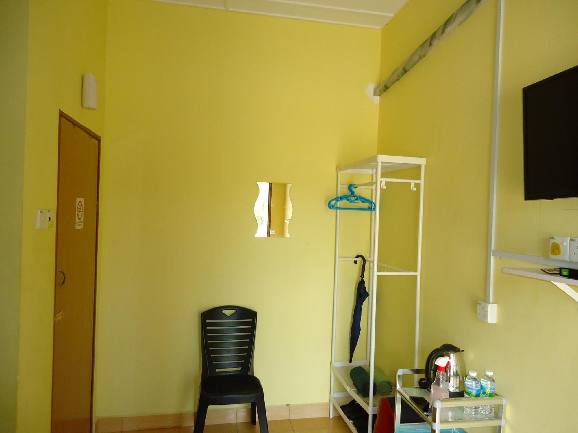 D'Pinggir Guest Room Kuala Tahan Exterior foto